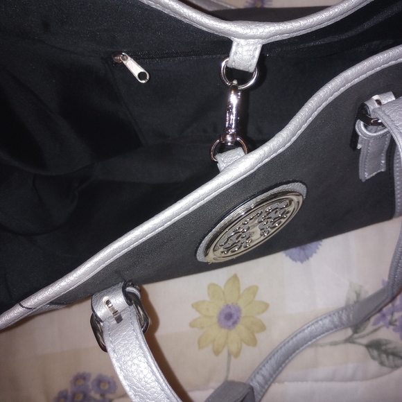 Purse - Picture 2 of 3